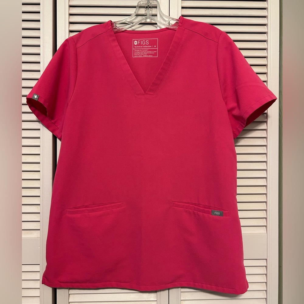 FIGS Women’s Casma Technical Collection Scrub Top, Size M